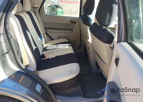 2011 Ford Escape Xlt z USA, uszkodzony, nr VIN 1FMCU9D71BKB50439